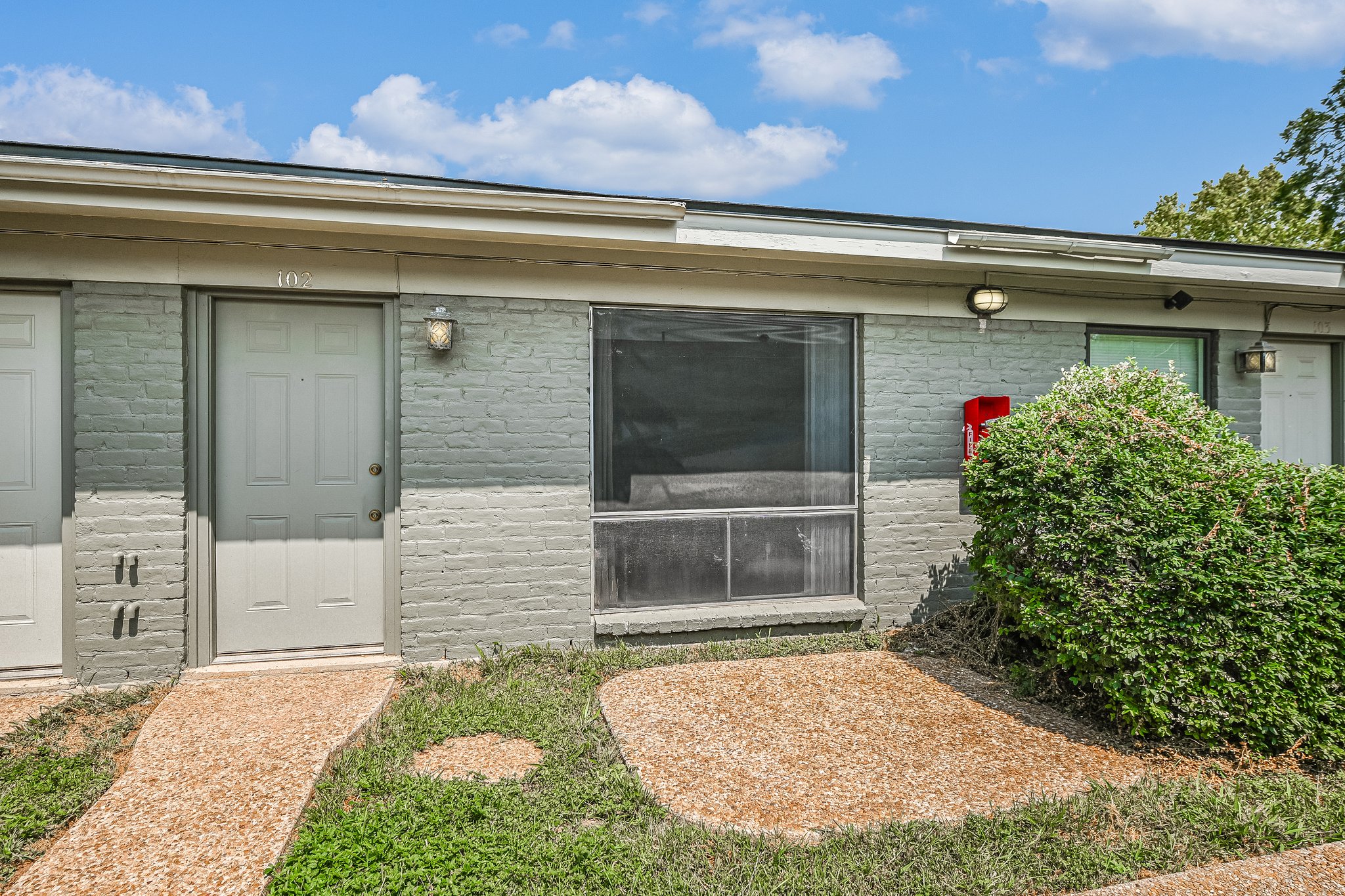 610 W 51st St, Unit 102